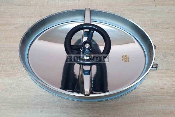 Люк нержавеющий овальный 440х308 (открывается во внутрь), арт. 6006