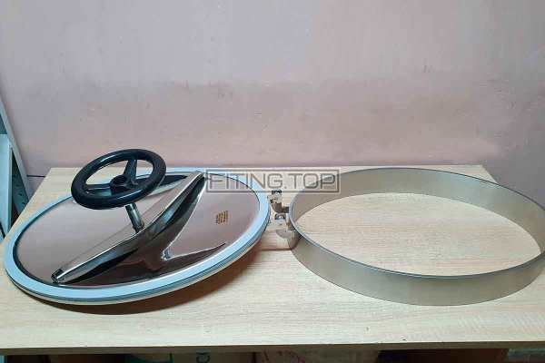 Люк нержавеющий овальный 440х308 (открывается во внутрь), арт. 6006