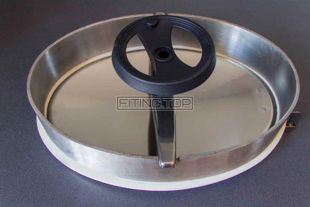 Люк овальный нержавеющий 440х308 мм АИСИ304 (открытие во внутрь)