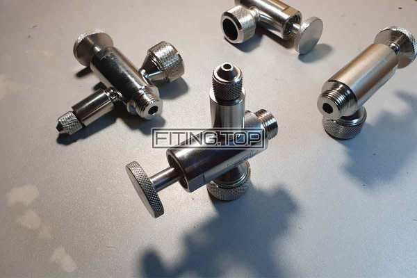 Верхній кран для рівнеміра