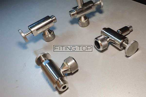 Верхній кран для рівнеміра